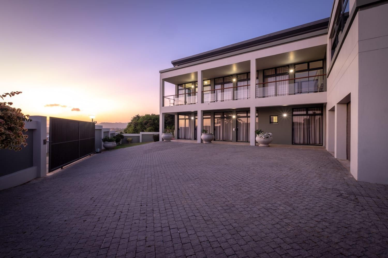 To Let 4 Bedroom Property for Rent in Hersham Western Cape